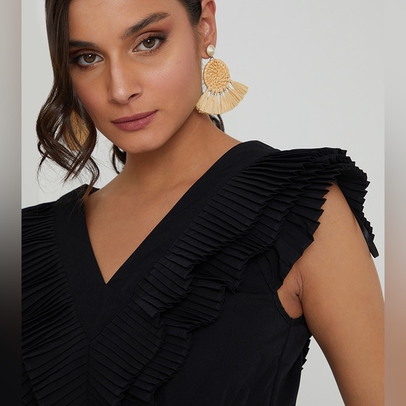 Carmella Ruffle V-Neck Top - Picture 4 of 6